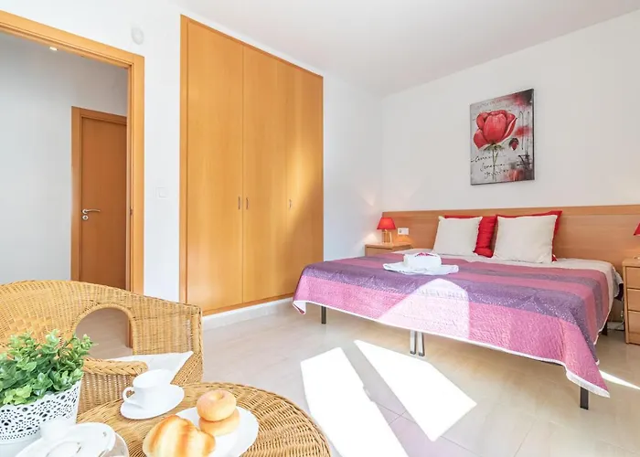 Apart-rent Casa Grecs 2029 *